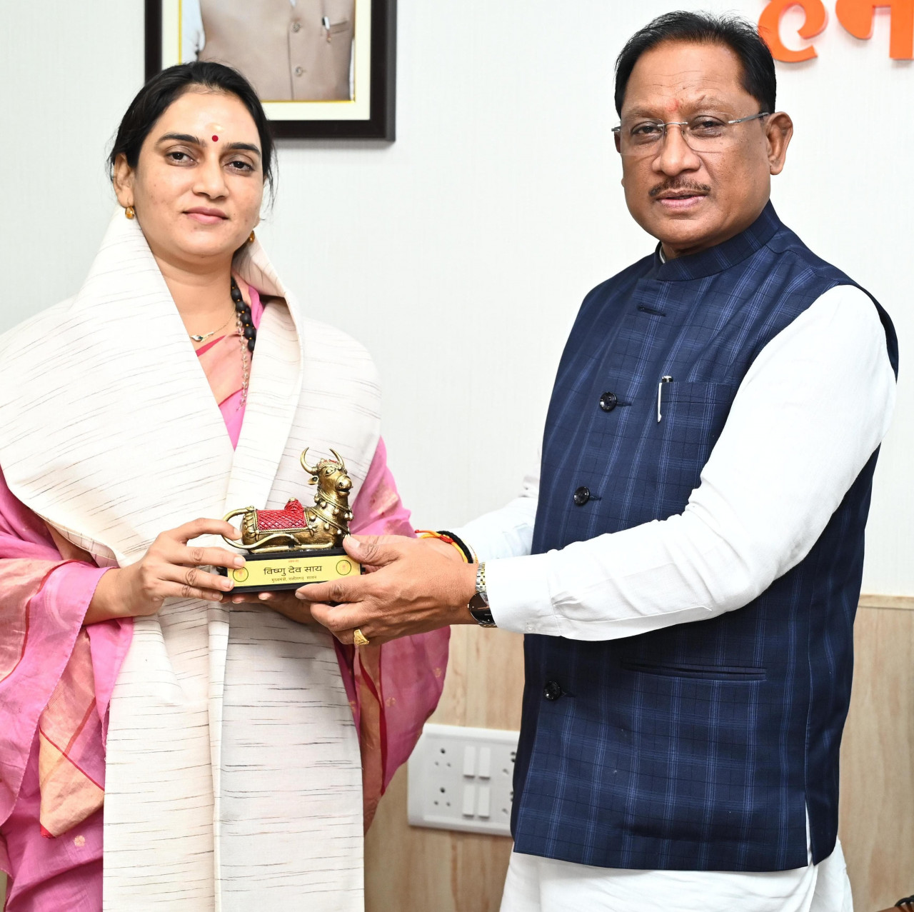 ‘वॉटर वुमन’ शिप्रा पाठक ने छत्तीसगढ़ के मुख्यमंत्री विष्णुदेव साय से भेंट की