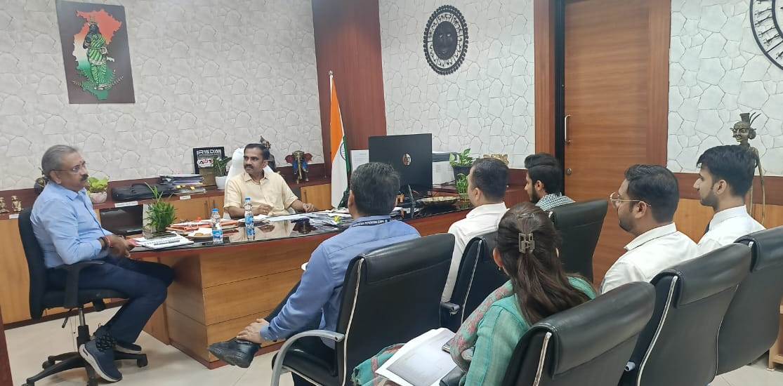 छत्तीसगढ़ में वाहनों के प्रदूषण नियंत्रण के लिए पेट्रोल पंपों पर स्थापित होंगे प्रदूषण जांच केंद्र: परिवहन विभाग