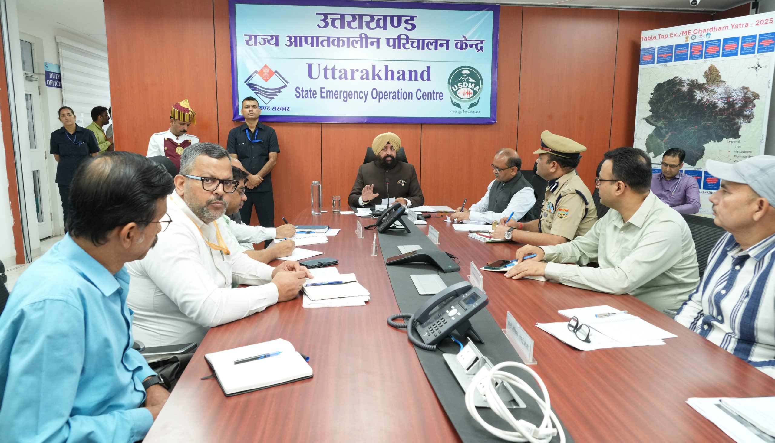 राज्यपाल लेफ्टिनेंट जनरल गुरमीत सिंह ने राज्य आपातकालीन परिचालन केंद्र का निरीक्षण कर तैयारियों की समीक्षा की