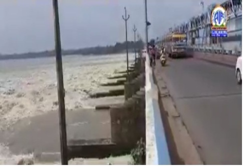 দামোদর ভ্যালি কর্পোরেশন  – ডিভিসি তাদের বিভিন্ন বাঁধ থেকে জল ছাড়ার পরিমাণ আজ আরও বাড়িয়েছে।