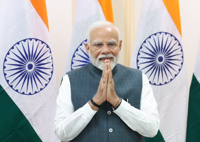 প্রধানমন্ত্রী নরেন্দ্র মোদী রাষ্ট্রীয় সফরে আজ সন্ধ্যায় ব্রিটেন পৌছাবেন।