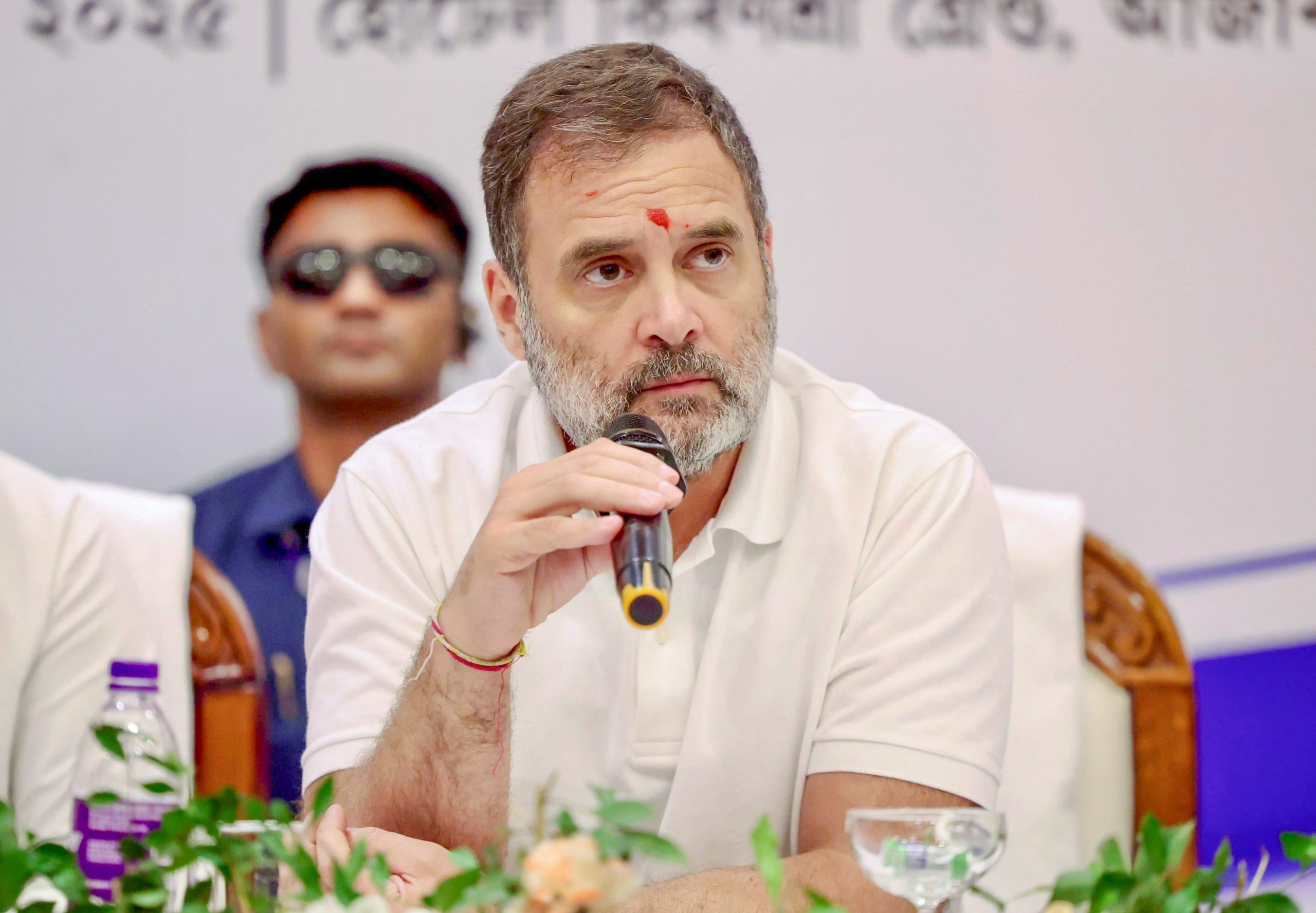 लोकसभा में नेता प्रतिपक्ष राहुल गांधी ने सरकार पर विपक्ष की आवाज दबाने का आरोप लगाया