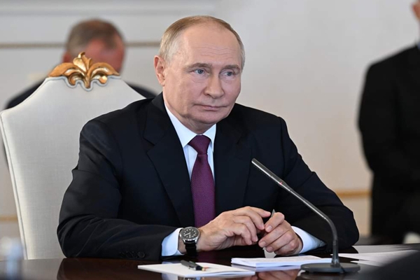 Drone strikes by Ukraine disrupt Air Travel in Moscow; Over 140 flights cancelled, major airports closed
