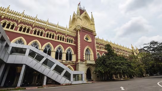 ওয়াকফ সংশোধনী আইনের প্রতিবাদে মুর্শিদাবাদে সাম্প্রতিক অশান্তির ঘটনার সময় শান্তি রক্ষার জন্য যে BSF ক্যাম্প তৈরী করা হয়েছিল, তা’ এখনই সরবে না বলে  জানিয়েছে কলকাতা হাইকোর্ট।
