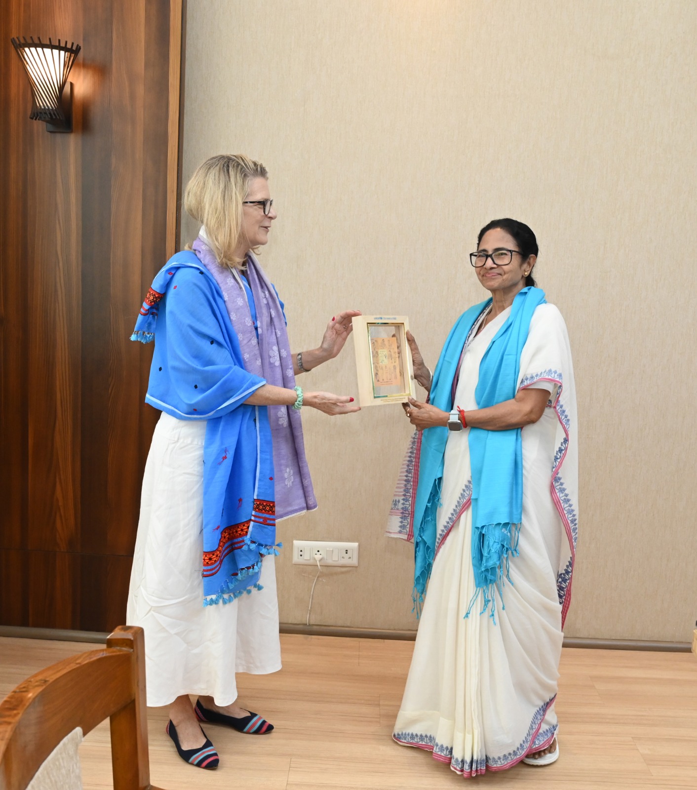নবান্নে আজ মুখ্যমন্ত্রী মমতা ব্যানার্জির সঙ্গে দেখা করেন ভারতে ইউনিসেফ-এর প্রতিনিধিত্বকারী সিন্থিয়া ম্যাকক্যাফ্রি।