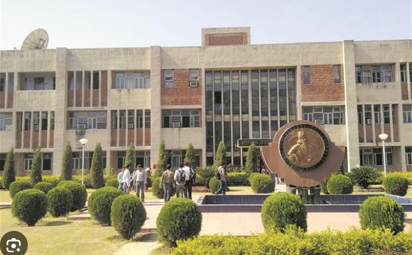 ড: বি সি রায় অনূর্ধ্ব-১৬ জুনিয়র জাতীয় ফুটবল চ্যাম্পিয়নশিপে আজ জয় দিয়ে অভিযান শুরু করেছে বাংলা।