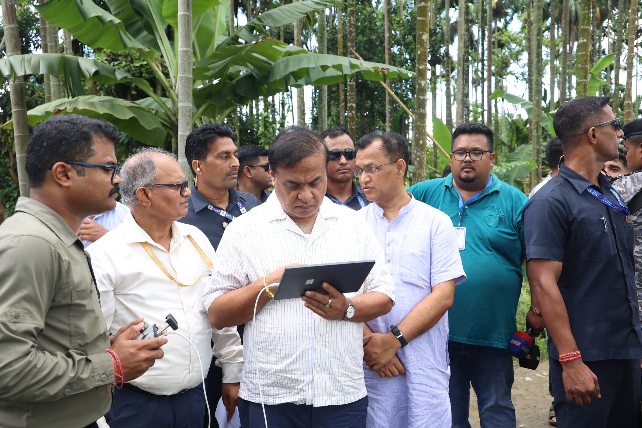 উৰিয়াম ঘাটৰ মধুপুৰ অঞ্চলত উচ্ছেদ হ’বলগীয়া ঠাইসমূহ পৰিদৰ্শন মুখ্যমন্ত্রী ড০ হিমন্ত বিশ্ব শৰ্মাৰ