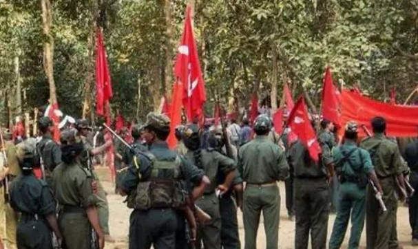 छत्तीसगडमधे २२ माओवाद्यांचं पोलिसांसमोर आत्मसमर्पण