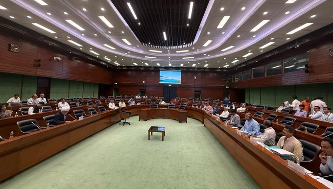 संसद भवन में चल रही है एक राष्‍ट्र एक चुनाव पर गठित संयुक्‍त संसदीय समिति की बैठक