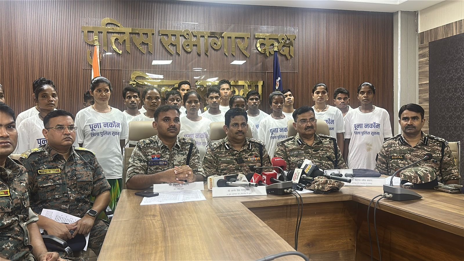 છત્તીસગઢમાં, 9 મહિલાઓ સહિત 23 માઓવાદીઓએ આત્મસમર્પણ કર્યું