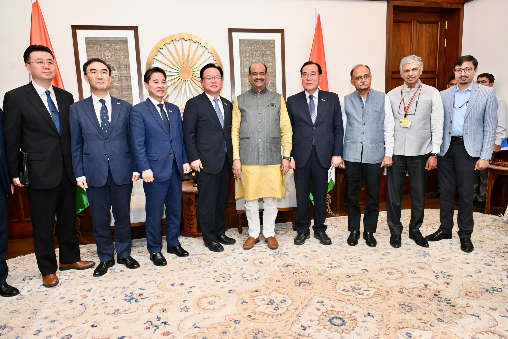 दक्षिण कोरिया के संसदीय प्रतिनिधिमंडल ने लोकसभा अध्यक्ष ओम बिरला से भेंट की
