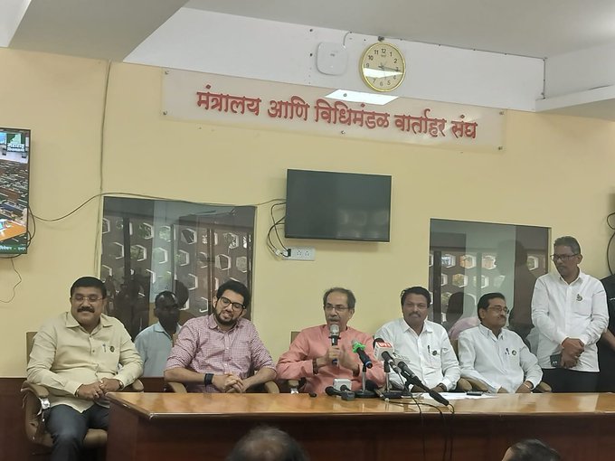 अधिवेशनात जनतेच्या अपेक्षांना न्याय मिळाला नसल्याची उद्धव ठाकरेंची टीका