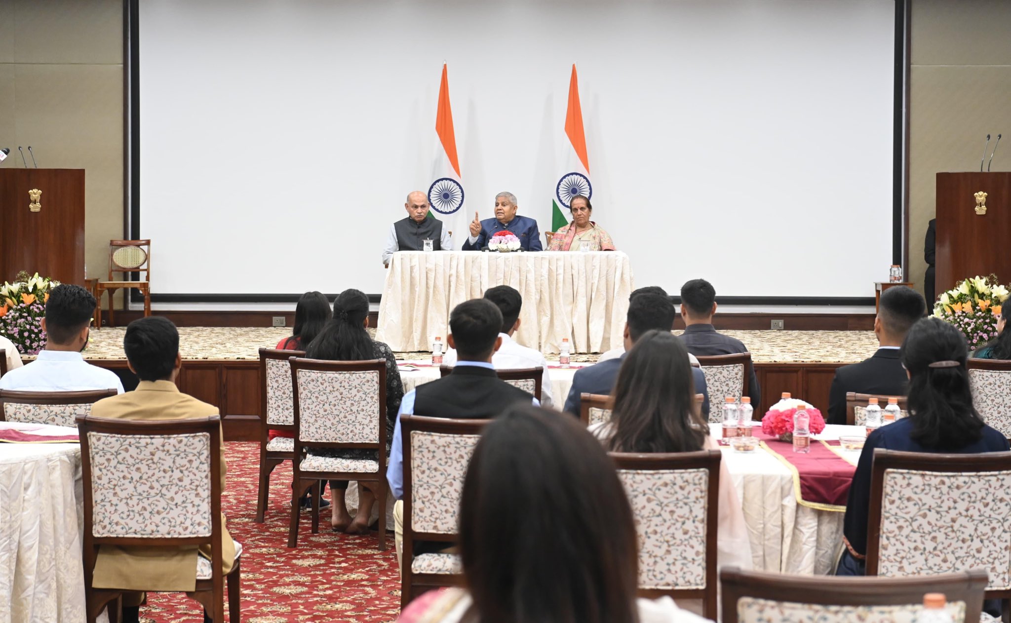 भारत ऐतिहासिक रूप से वाद, संवाद, चर्चा, बहस और मंथन के लिए जाना जाता है : उपराष्‍ट्रपति जगदीप धनखड़