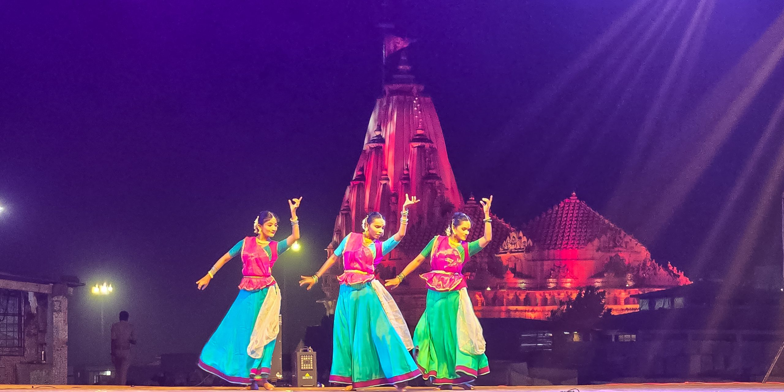 સોમનાથ મહાદેવના સાનિધ્યમાં કલા અને ભક્તિના અનોખા સંગમ સમા વંદે સોમનાથ કલા મહોત્સવનો બીજો તબક્કો સંપન્ન થયો.