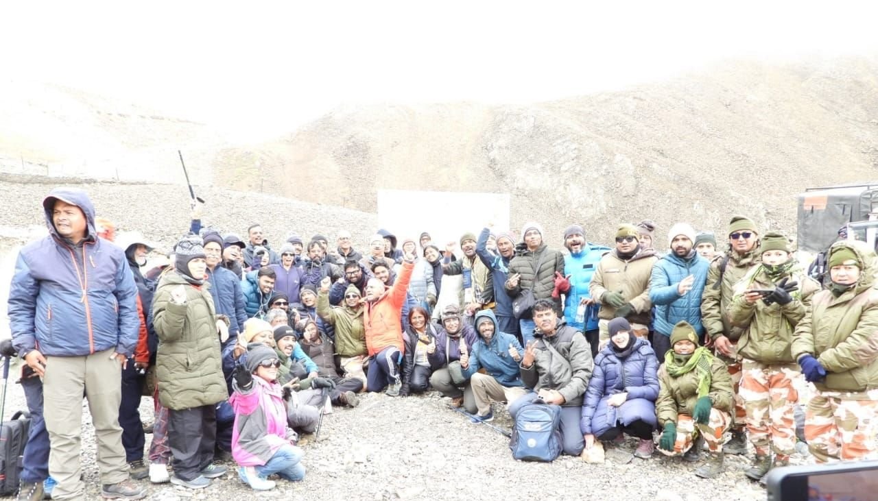 कैलाश मानसरोवर यात्रा के दूसरे दल ने अपनी यात्रा पूरी कर भारतीय सीमा में प्रवेश किया