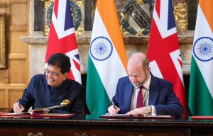 भारत, ब्रिटेन ने मुक्त व्यापार समझौते पर हस्ताक्षर किए ; विभिन्न क्षेत्रों में साझा समृद्धि का मार्ग प्रशस्त