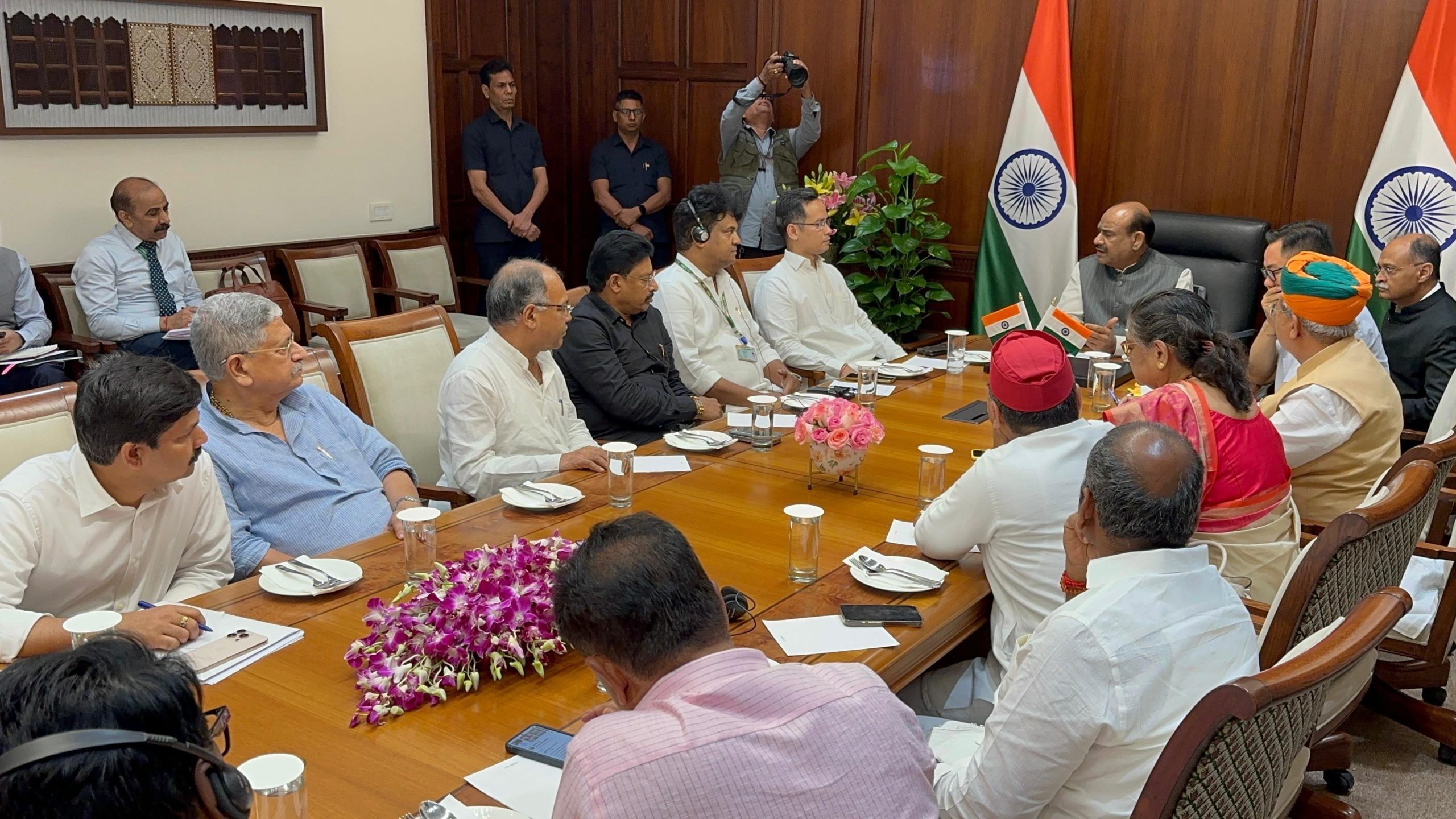 लोकसभा अध्‍यक्ष ओम बिरला ने मॉनसून सत्र में सदन की सुचारू कार्यवाही सुनिश्चित करने के लिए सर्वदलीय बैठक की