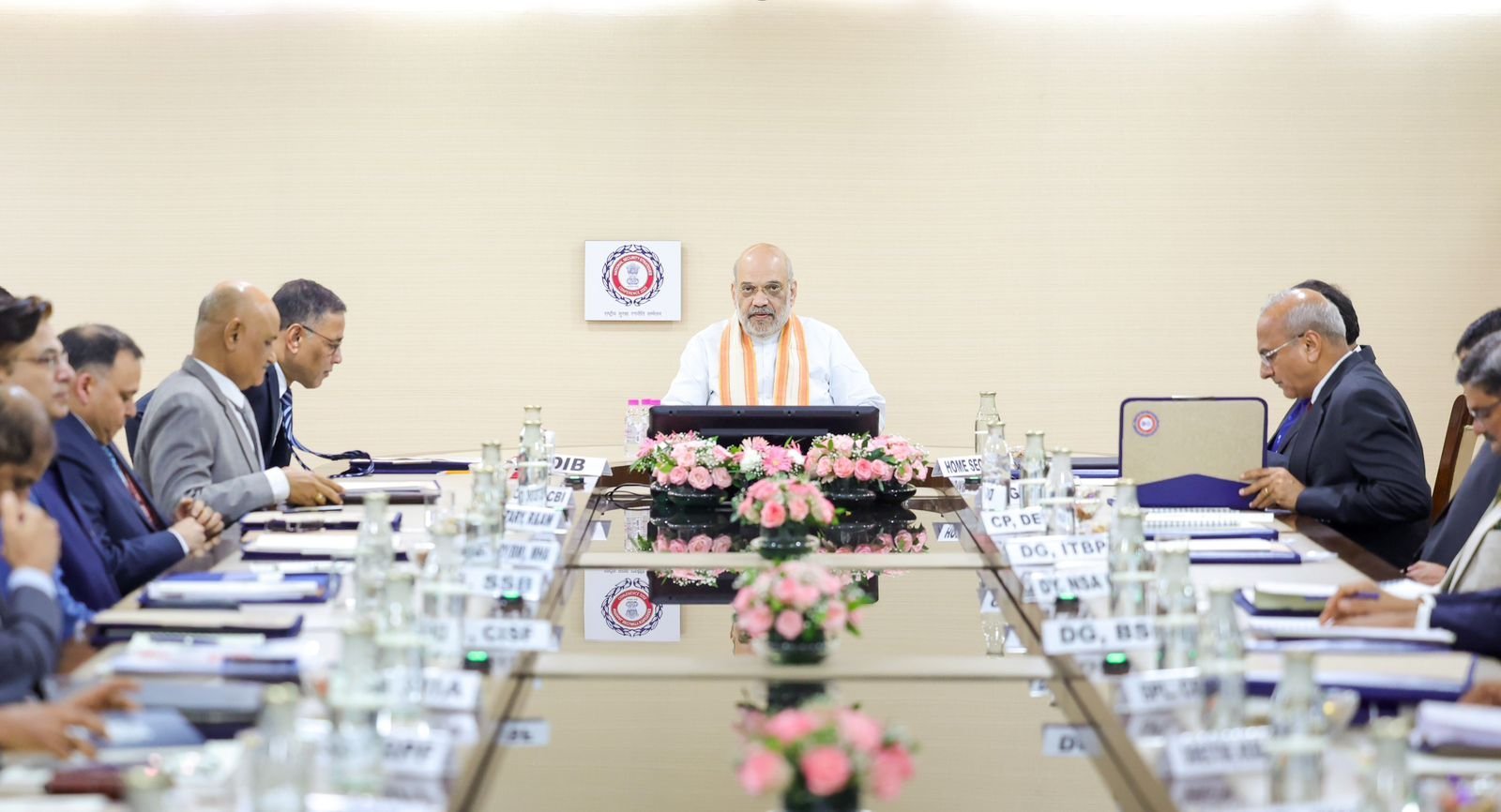 गृहमंत्री अमित शाह ने भगोड़े आतंकियों और तस्करों को वापस लाने के लिए विशेष उपाय करने के निर्देश दिए
