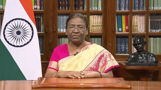 তিনিদিনীয়া ভ্রমণসূচীৰে ৰাষ্ট্ৰপতি শ্ৰীমতী দ্রৌপদী মুর্মু পশ্চিমবংগ আৰু ঝাৰখণ্ডলৈ ৰাওনা