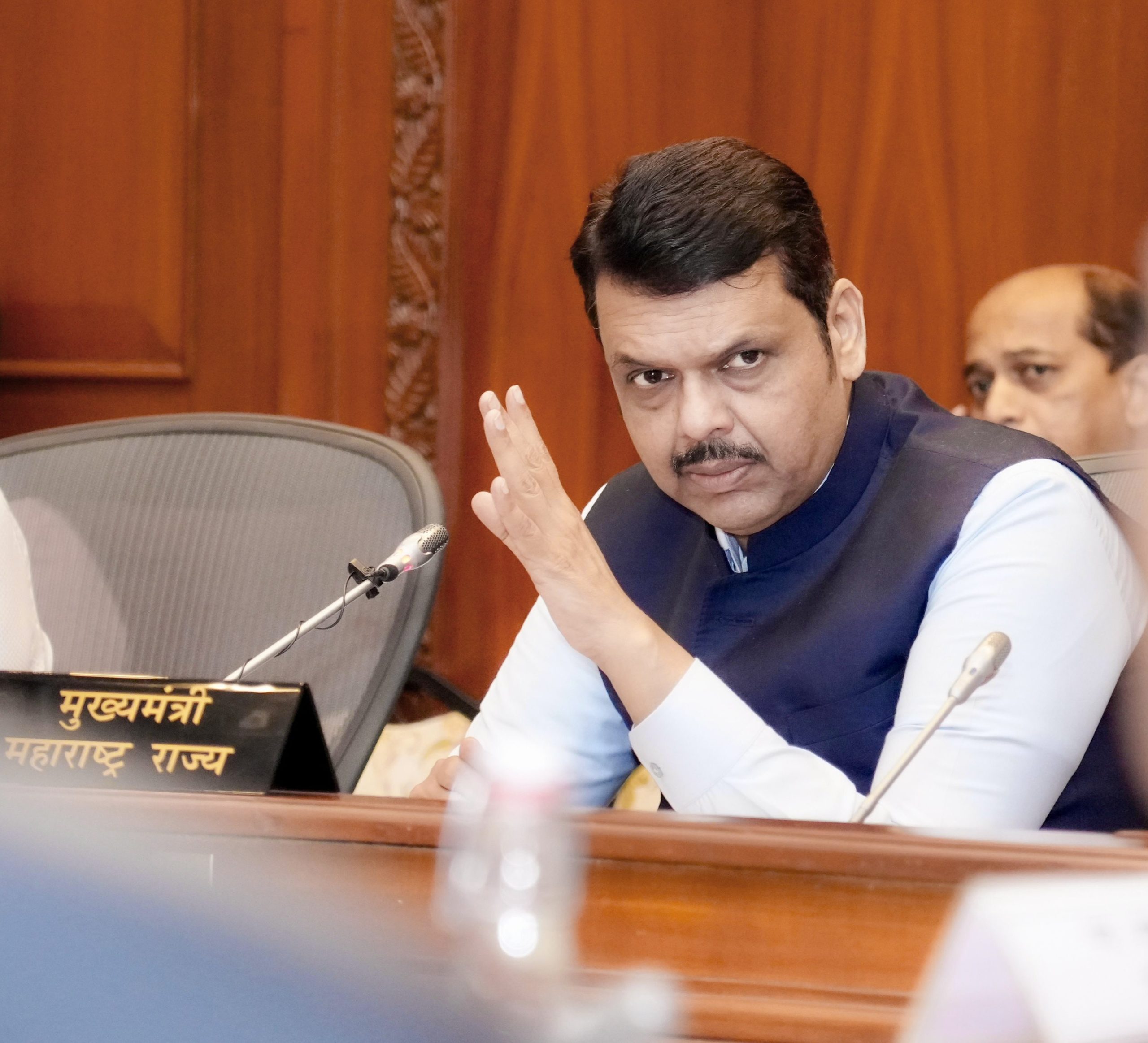 रखडलेले सिंचन प्रकल्प पूर्ण करण्याच्या मुख्यमंत्र्यांच्या सूचना