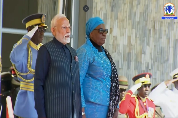 भारत और नामीबिया ने आज स्वास्थ्य और चिकित्सा क्षेत्र में, नामीबिया में उद्यमिता विकास केंद्र की स्थापना और सहयोग पर समझौता ज्ञापनों पर हस्ताक्षर किए