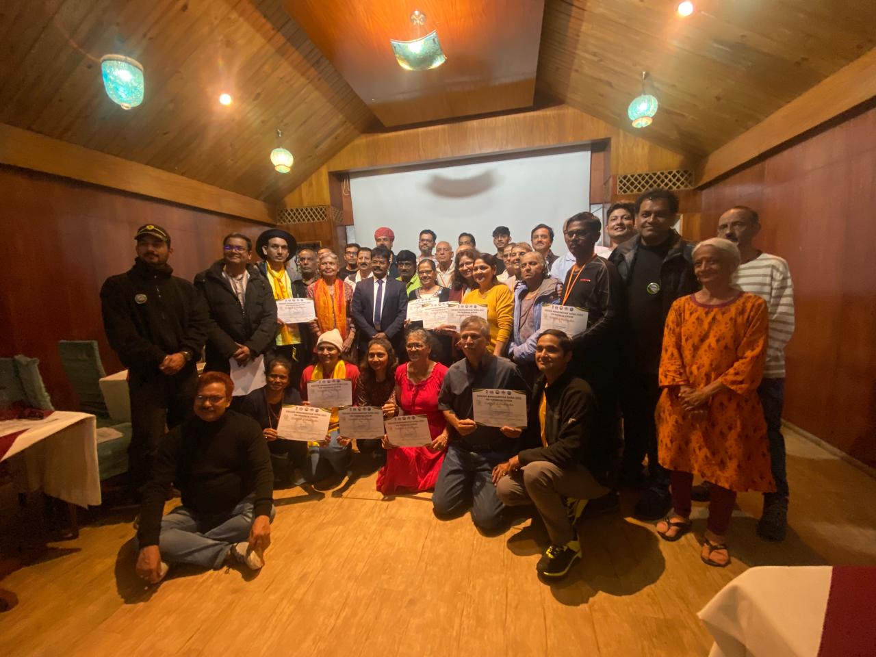 পবিত্র কৈলাস মানস সরোবর দর্শন সম্পন্ন করে তীর্থযাত্রীদের প্রথম দলটি গতকাল নির্বিঘ্নে গ্যাংটক ফিরেছে