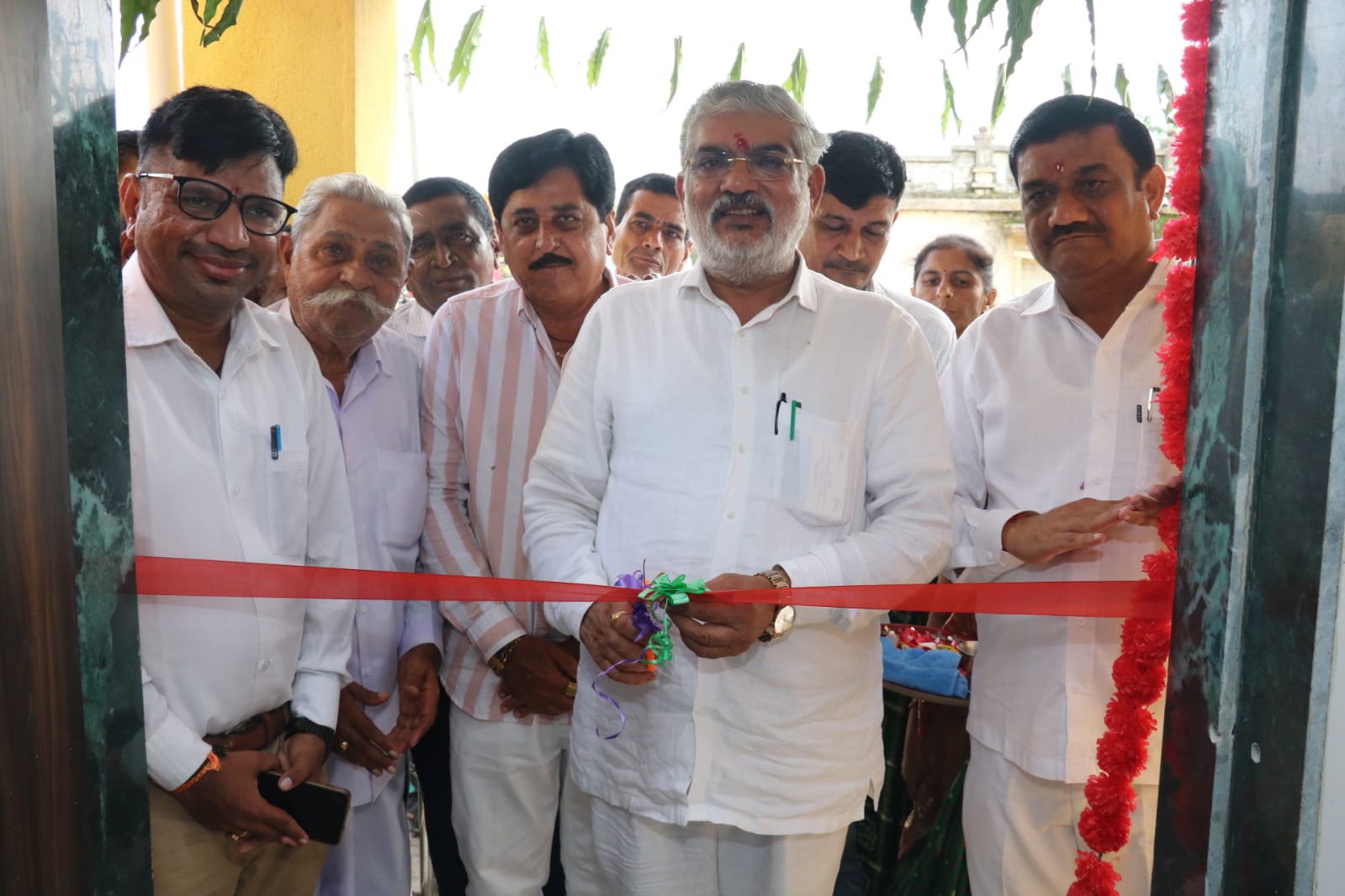 કેબિનેટ મંત્રી મુળુભાઇ બેરાએ દેવભૂમિ દ્વારકા ખાતે અંદાજે એક કરોડ 30 લાખથી વધુ રકમના વિકાસ પ્રકલ્પોનું લોકાર્પણ કર્યું.