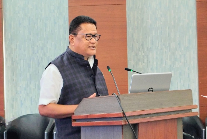 আদর্শ মহাবিদ্যালয়সমূহত অৱসৰপ্ৰাপ্ত শিক্ষকৰ নিযুক্তি ৰাজ্য চৰকাৰ উচিত সিদ্ধান্ত বুলি শিক্ষামন্ত্রী ডাঃ ৰণোজ পেগুৰ মত প্ৰকাশ