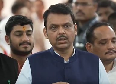 भाषेच्या मुद्द्यावरून कुणालाही मारहाण करणं चुकीचं-मुख्यमंत्री