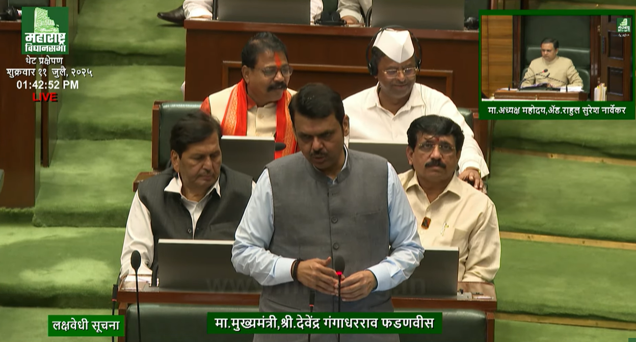 राज्यभरातल्या ३ हजार तीनशेहून अधिक धार्मिक स्थळांवरचे भोंगे हटवल्याची मुख्यमंत्र्यांची माहिती