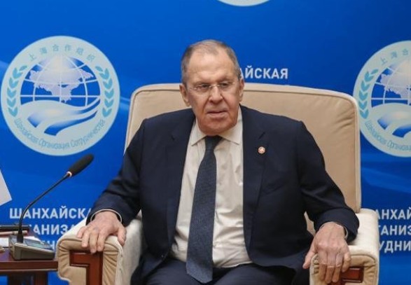 रूस के विदेश मंत्री सर्गेई लावरोव ने 100% आयात शुल्क लगाने की अमरीका की धमकी खारिज की