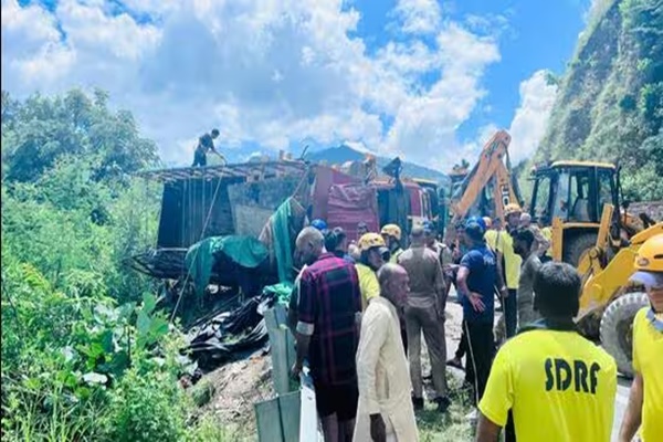 Uttarakhand: 3 Kanwar pilgrims die, 18 injured in road accident
