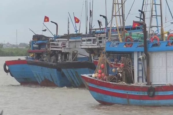 Vietnam: PM instructs for sea travel ban as Typhoon Wipha likely to make landfall soon