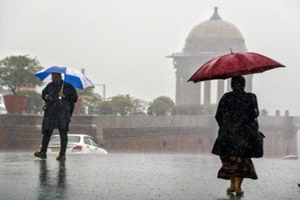 IMD forecasts light showers with thunderstorms in Delhi