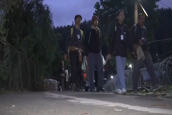 آج صبح جموں کے بھگوتی نگر بنیادی کیمپ سے 7 ہزار 300 عقیدتمندوں کا ایک اور جتھا امرناتھ گپھا کے درشن کیلئے وادی کشمیر روانہ ہوا۔