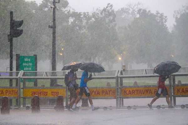 Heavy rainfall hits Delhi-NCR; Gurugram DM advises work from home to ease traffic