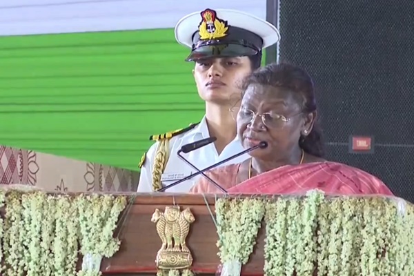 રાષ્ટ્રપતિ દ્વૌપદી મુર્મૂએ સ્વસ્થ રહેવા સૌને યોગ કરવા અનુરોધ કર્યો