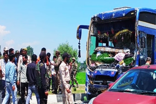 17 Amarnath Yatris injured in bus collision on Srinagar-Jammu highway
