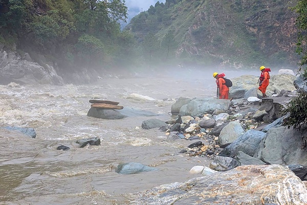 Himachal Pradesh: Roads blocked, landslides reported, heavy rain alert till July 6