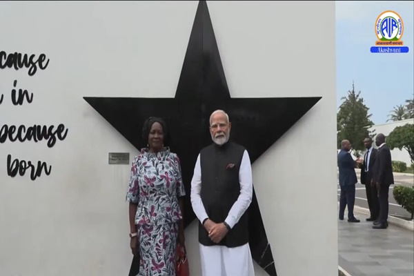 PM Modi visits KNMP in Accra, pays tribute to Ghana’s independence leader
