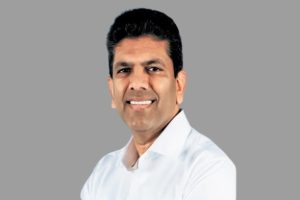 संचार राज्य मंत्री डॉ. चंद्रशेखर पेम्मासानी ने आज नई दिल्ली में भारतीय डाक और भारतीय डाक भुगतान बैंक के कार्यों की समीक्षा की