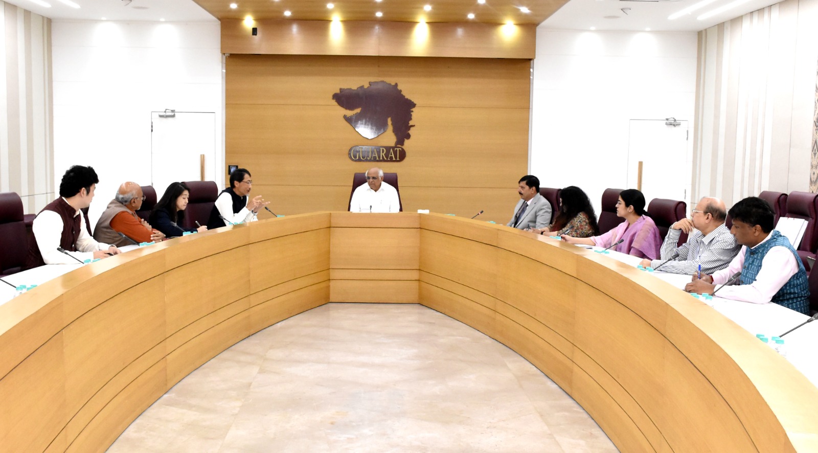 જાપાનના રાજદૂત શ્રીયુત ઍનો કૅઈચીએ રાજ્યમાં કાર્યરત જાપાનીઝ કંપનીઓને સરકાર તરફથી મળતા સહયોગ અંગે આભાર વ્યક્ત કર્યો.