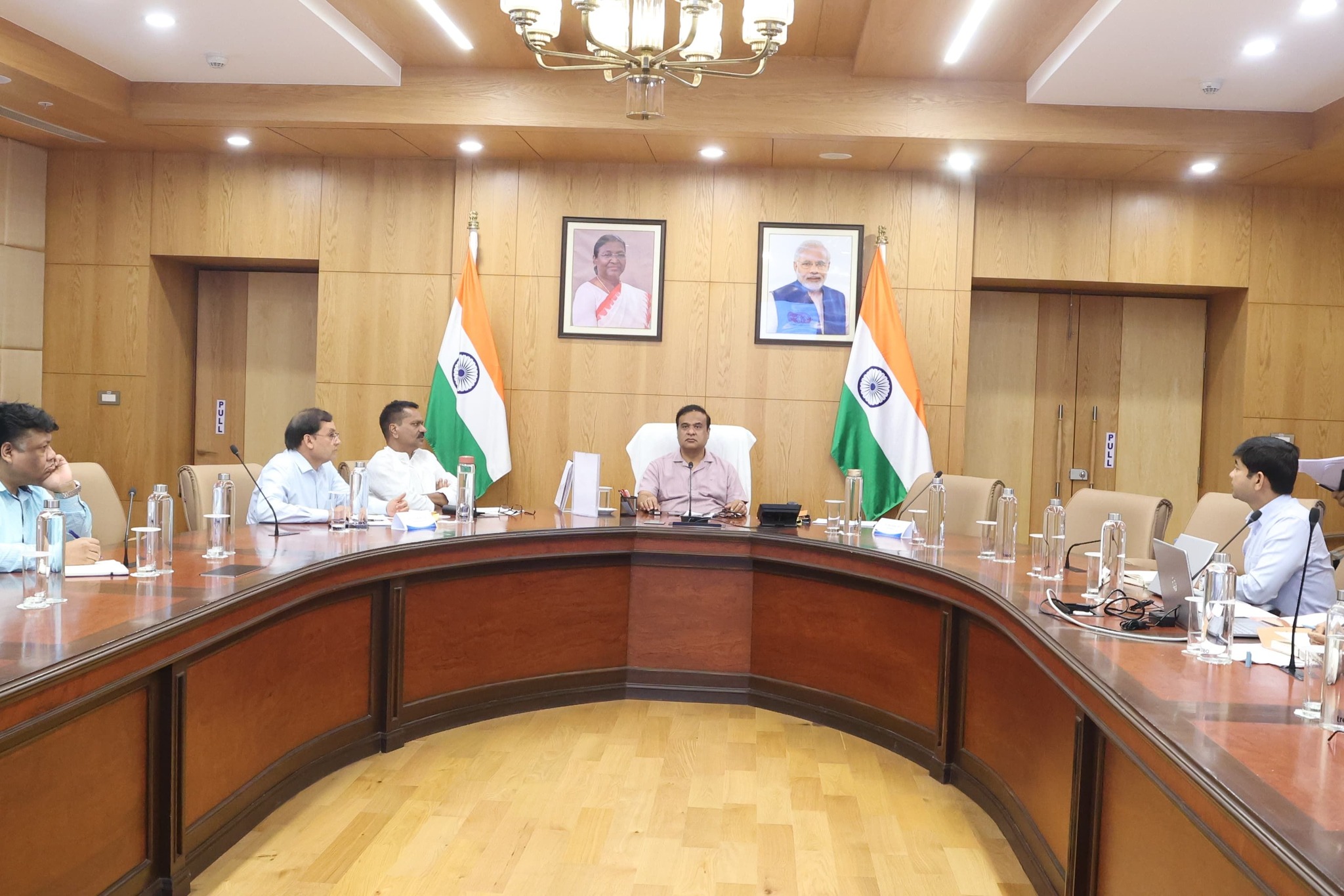 দিছপুৰৰ লোকসেৱা ভৱনত স্বাস্থ্য শিবিৰৰ প্ৰাৰম্ভিক প্ৰস্তুতি সন্দৰ্ভত মুখ্যমন্ত্ৰীৰ বৈঠক