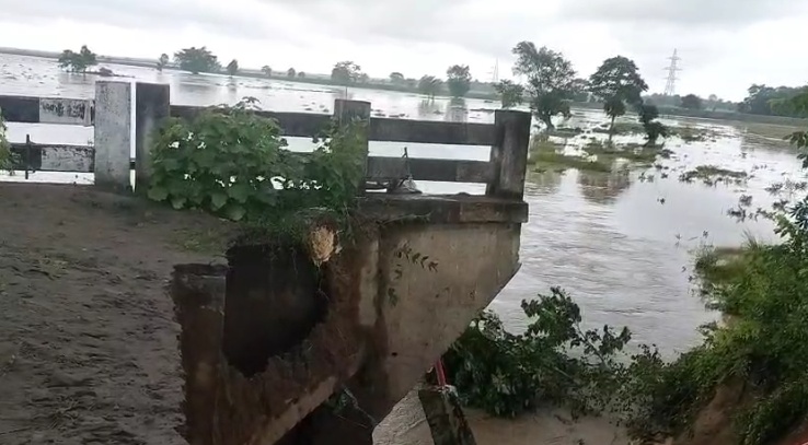 ধেমাজি জিলাৰ গাই নদীৰ বাঢ়নী পানীয়ে বুৰাইছে বৃহত্তৰ অঞ্চল