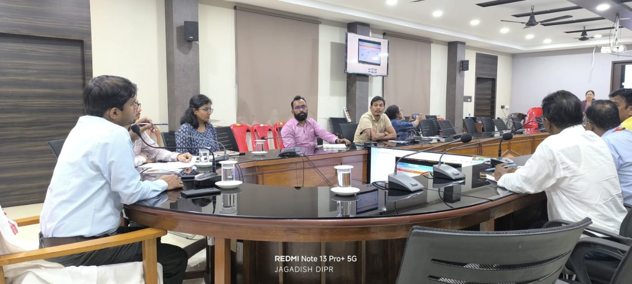 ডিব্ৰুগড়ত মুখ্যমন্ত্ৰীৰ এটি কলি দুটি পাত আঁচনিৰ ডিব্ৰুগড় জিলা পৰ্যায়ৰ ৰূপায়ণ সমিতিৰ বৈঠক