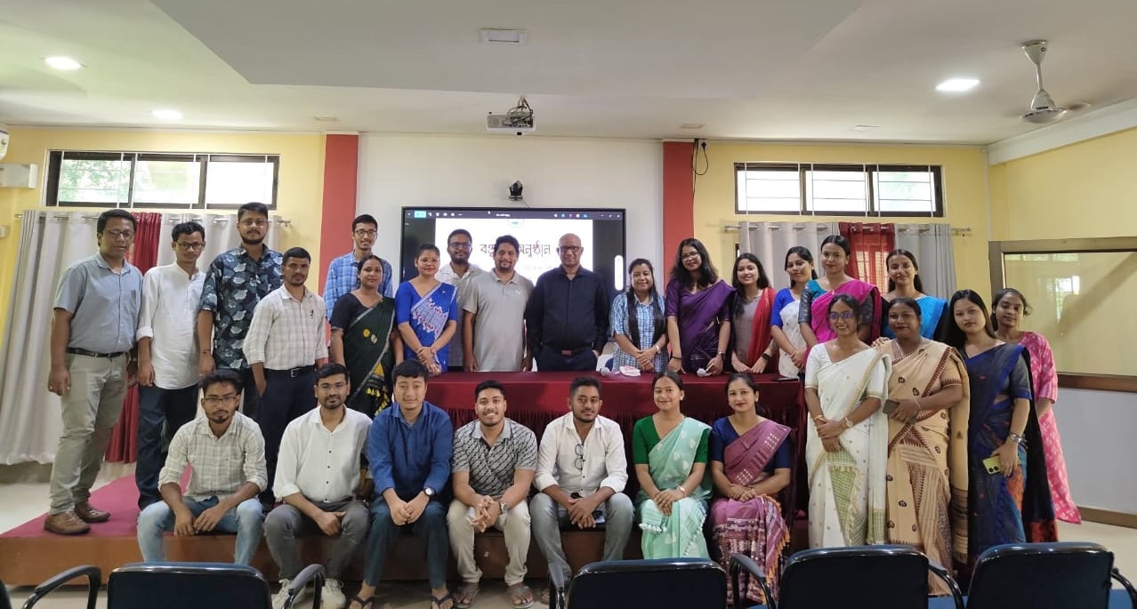 ডিব্ৰুগড় বিশ্ববিদ্যালয়ৰ অসমীয়া বিভাগৰ গৱেষক চ’ৰাৰ উদ্যোগত পণ্ডিত কৃষ্ণকান্ত সন্দিকৈৰ জন্ম দিৱস উপলক্ষে বক্তৃতানুষ্ঠান
