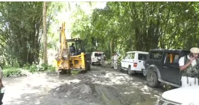 উৰিয়ামঘাটৰ এক নম্বৰ পিঠাঘাট আৰু ২ নম্বৰ পিঠাঘাট অঞ্চলত আজি পুনৰ উচ্ছেদ অভিযান