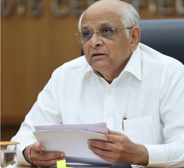 ગાંધીનગરમાં ઉચ્ચસ્તરીય બેઠકમાં રાજ્યના નુકસાનગ્રસ્ત માર્ગોનું તાત્કાલિક ધોરણે સમારકામ કરવા મુખ્યમંત્રીની સૂચના