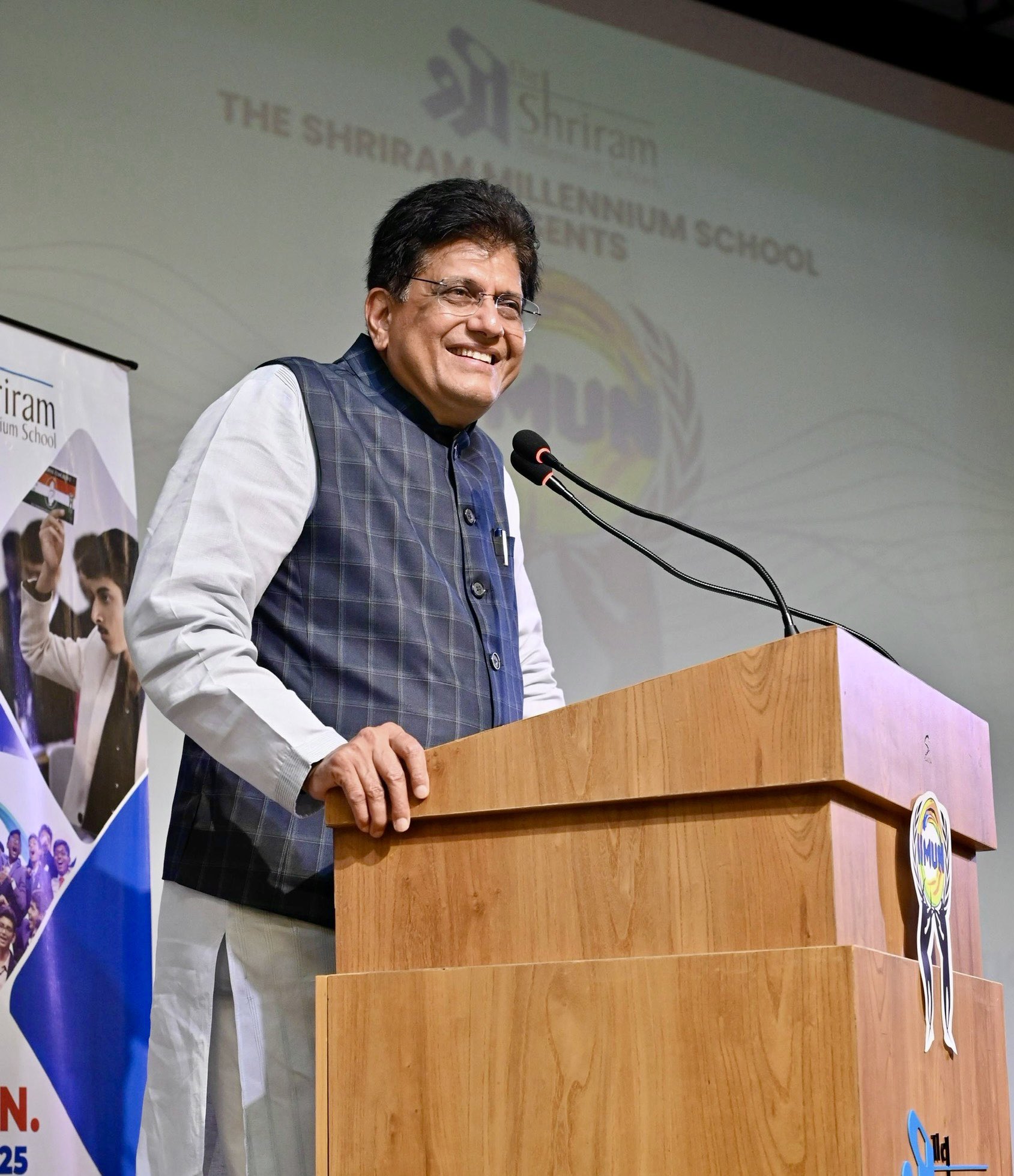 কেন্দ্রীয় বাণিজ্য ও শিল্প মন্ত্রী পীয়ূশ গোয়েল নয়ডায় ইন্ডিয়াজ ইন্টারন্যাশানাল মুভমেন্ট টু ইউনাইট নেশনস সম্মেলনের উদ্বোধন করেন