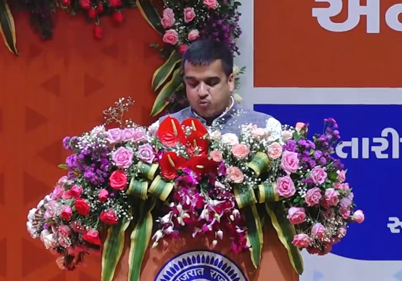 વાહનવ્યવહાર રાજ્યમંત્રી હર્ષ સંઘવીએ કહ્યું, રાજ્યમાં દરરોજ 30 લાખ મુસાફરો S.T. બસની સવારી કરી શકે તેવી વ્યવસ્થા કરાશે